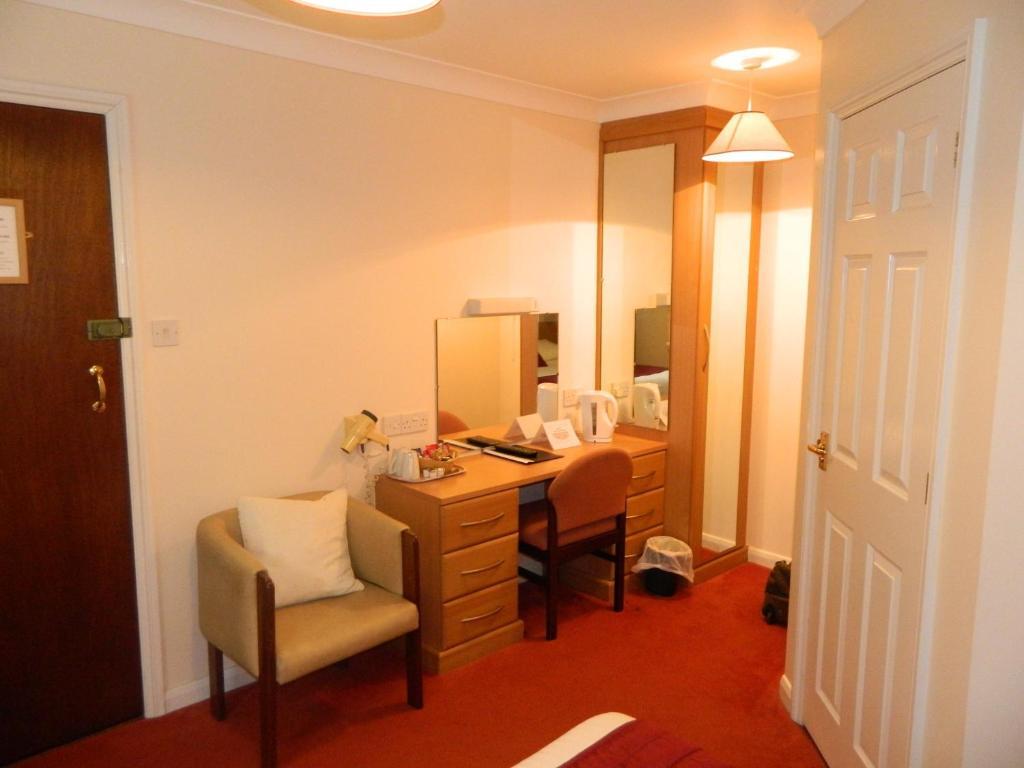 The Cedars Hotel Stowmarket Room photo